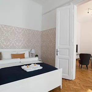 Terrace Vuvu - With Balcony In The Heart Of Apartment