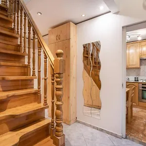 Cozy 3 Bedrooms In 7st Districht Apartment