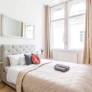Exclusive Next To The Fashion Street Apartment