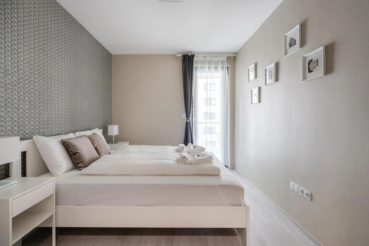 Navy Angel Apartment With Balcony Budapest