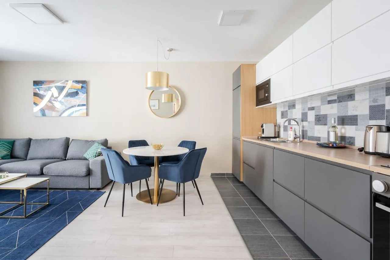 Navy Angel Apartment With Balcony Budapest